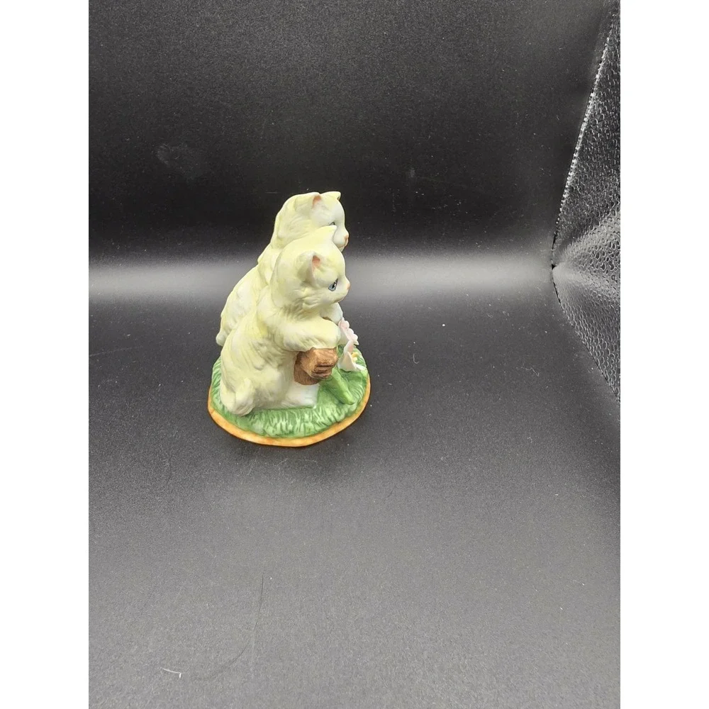 VTG Miniature Porcelain Persian Cat Figure 1990s